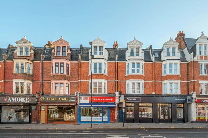 2 Bedroom Flat To Rent In Grand Parade, Harringay, London, N4