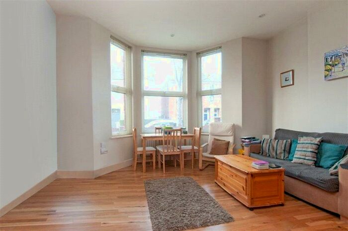 1 Bedroom Apartment To Rent In Skardu Road, Cricklewood, London, NW2