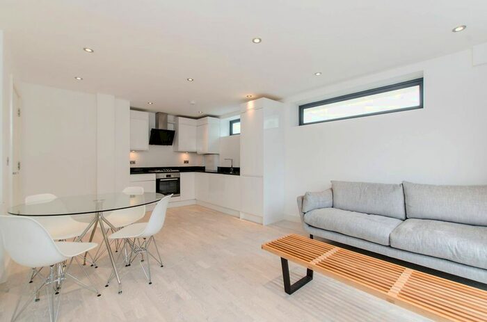 2 Bedroom Flat To Rent In Wandsworth Road, Nine Elms, London, SW8