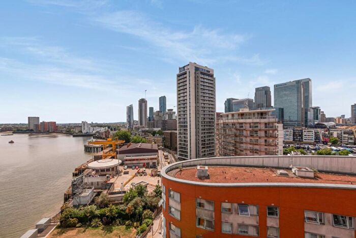 2 Bedroom Apartment To Rent In New Providence Wharf, Fairmont Avenue, E14