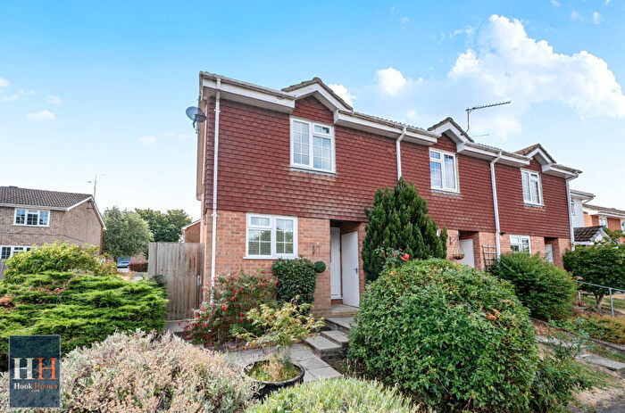 2 Bedroom End Of Terrace House For Sale In Hawthorn Rise, Hook, Hampshire, RG27