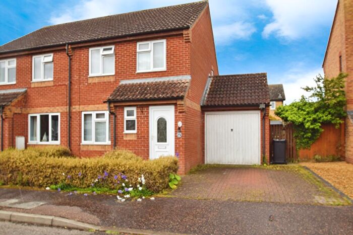 3 Bedroom Semi-Detached House To Rent In Ash Tree Close, Attleborough, Attleborough, NR17