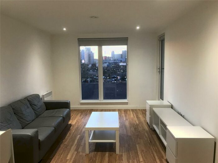 2 Bedroom Flat To Rent In The Exchange, Elmira Way, Salford, M5