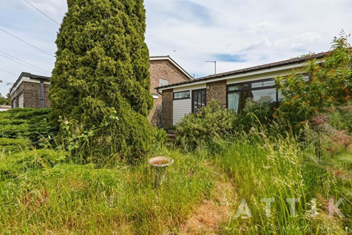 2 Bedroom Semi Detached Bungalow For Sale In Uplands Way, Halesworth, IP19