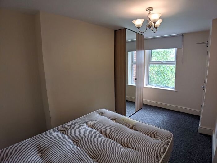 2 Bedroom Flat To Rent In Mauldeth Road West, Withington, Manchester, M20