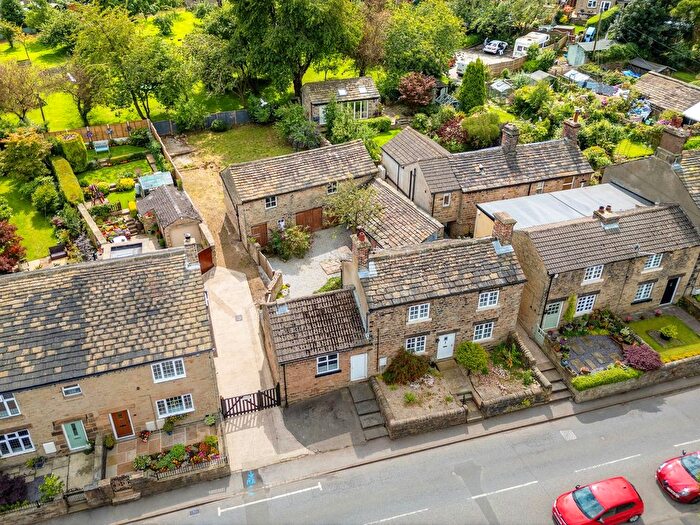 4 Bedroom Detached House For Sale In Darton Road, Cawthorne, Barnsley, S75