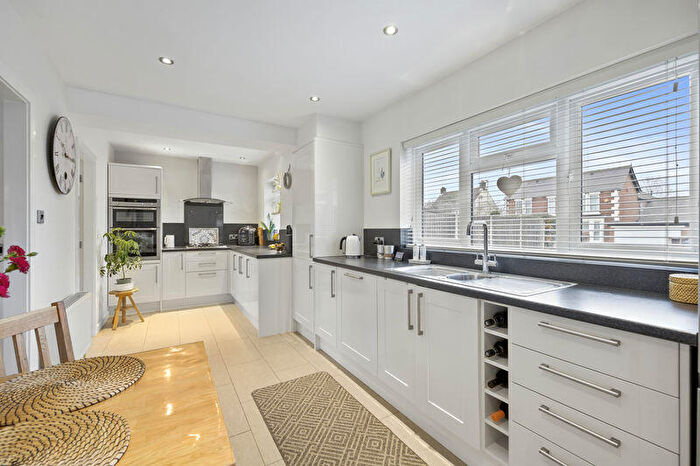 4 Bedroom Detached House For Sale In Newbold Back Lane, Brockwell, Chesterfield, S40