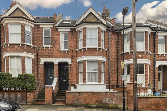 5 Bedroom Property To Rent In Grafton Road, London, W3