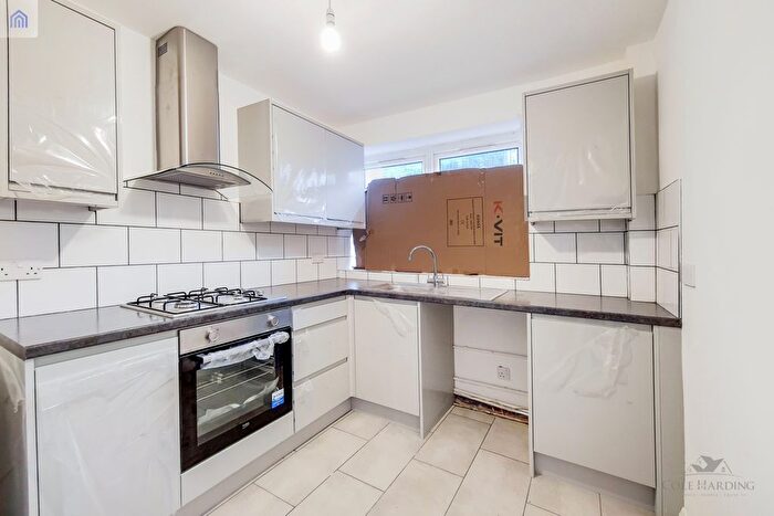 2 Bedroom Flat For Sale In Vera Court, Wood Green, N22