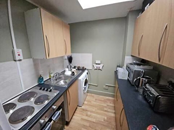 2 Bedroom Flat To Rent In Caledonian Road, London, N7