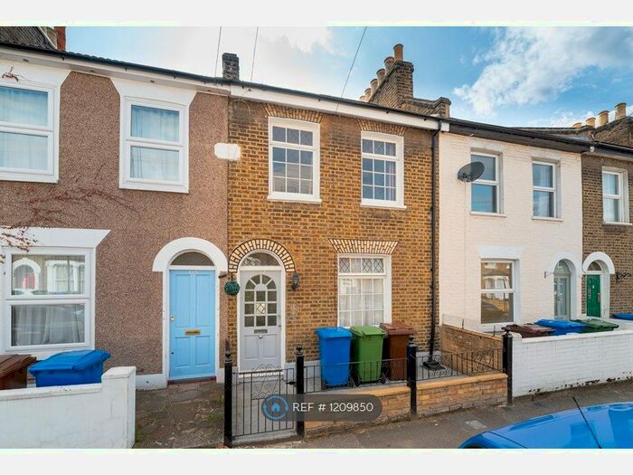 3 Bedroom Terraced House To Rent In Kirkwood Road, London, SE15