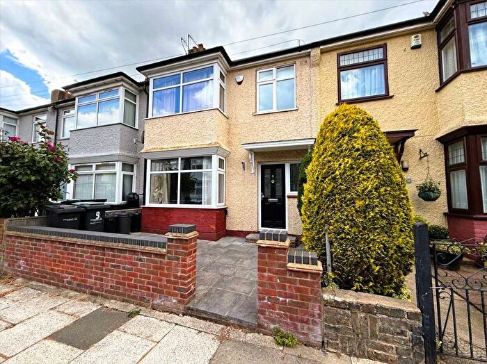 3 Bedroom Terraced House For Sale In Trosley Avenue, Gravesend, DA11