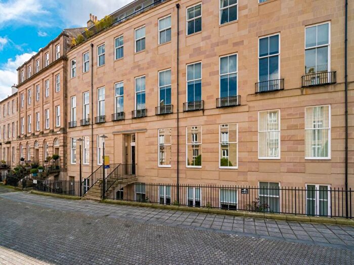 2 Bedroom Flat To Rent In St Vincent Place, New Town, Edinburgh, EH3