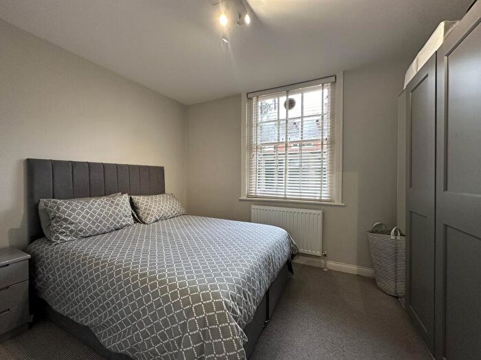 1 Bedroom Apartment To Rent In Merrow Street, London, SE17
