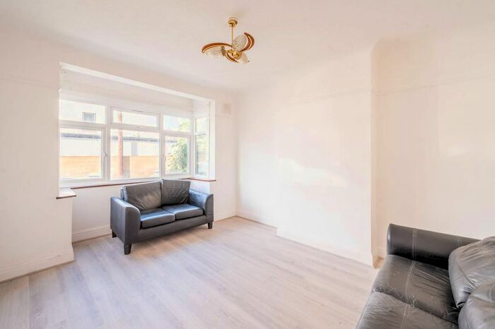 3 Bedroom Terraced House To Rent In Montrose Gardens, Mitcham, CR4