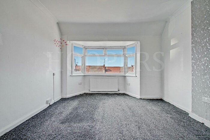 3 Bedroom Terraced House For Sale In Crest Road, London, NW2
