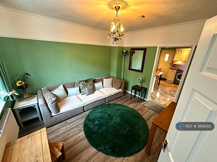 3 Bedroom Terraced House To Rent In Tom Shepley Street, Hyde, SK14