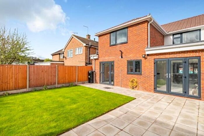 5 Bedroom Semi-Detached House To Rent In Windsor, Berkshire, SL4