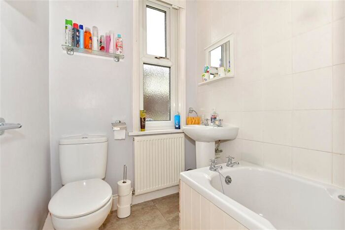 4 Bedroom Detached Bungalow For Sale In Newington Road, Ramsgate, Kent, CT12