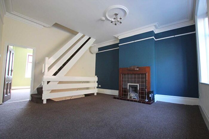 4 Bedroom Terraced House To Rent In Bacup Road, Todmorden, OL14