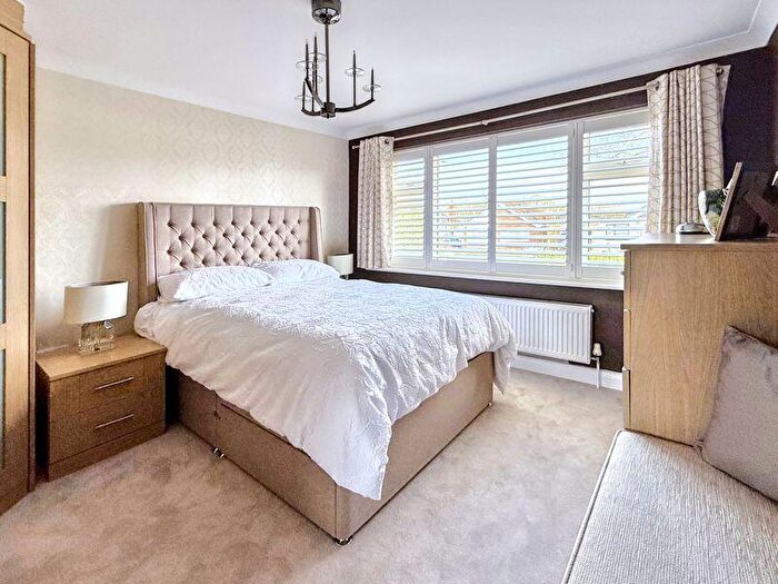 3 Bedroom Bungalow For Sale In Keighley Avenue, Broadstone, BH18