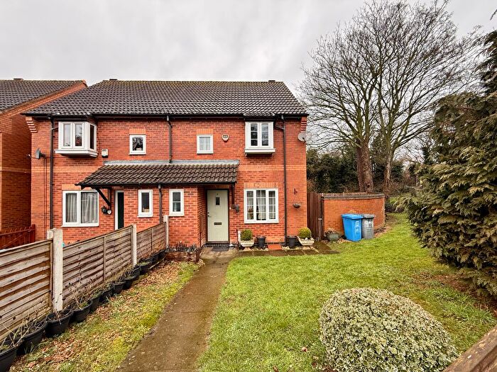 3 Bedroom Property To Rent In Haweswater Road, Kettering, NN16