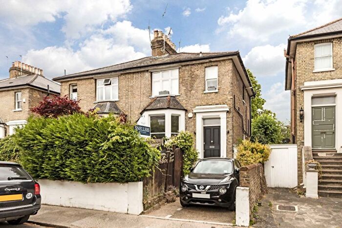 1 Bedroom Flat To Rent In Park Road, Twickenham, TW1