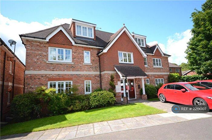 2 Bedroom Flat To Rent In Bardeen Place, Bracknell, RG12