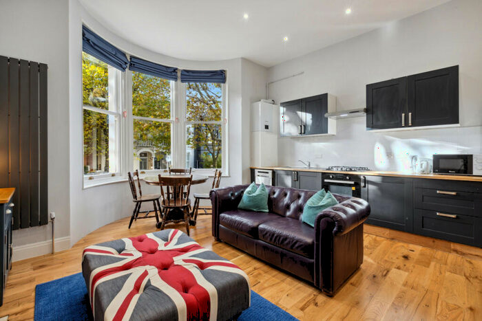1 Bedroom Apartment To Rent In Altenburg Gardens, Battersea, SW11