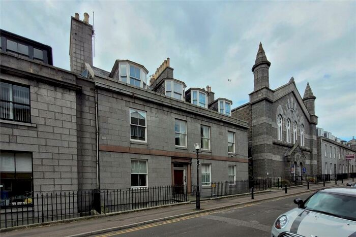 2 Bedroom Flat To Rent In Crown Terrace, City Centre, Aberdeen, AB11