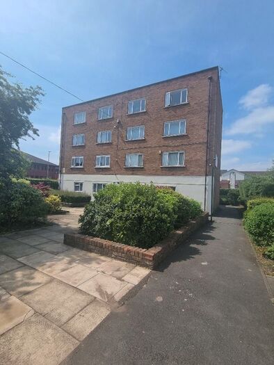 3 Bedroom Flat To Rent In Warhead Row, Eccles New Road, Manchester., M5