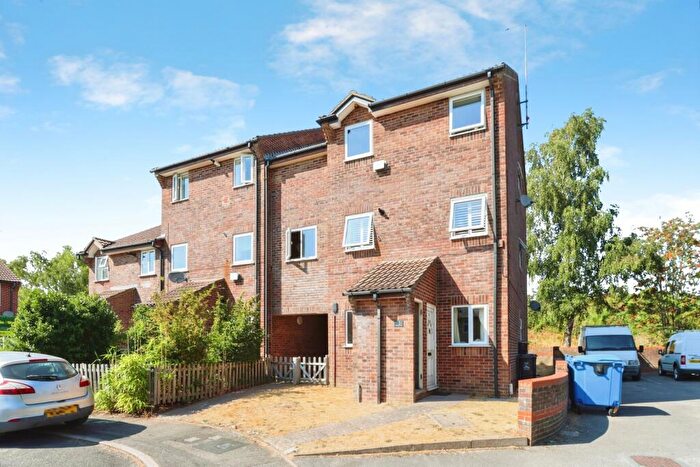 1 Bedroom Flat For Sale In Sydling Close, Poole, Dorset, BH17