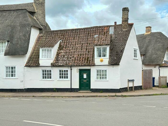2 Bedroom Cottage For Sale In High Street, Grantchester, CB3