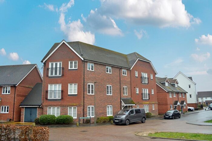 2 Bedroom Apartment For Sale In Brocklehurst Way, Westvale Park, RH6