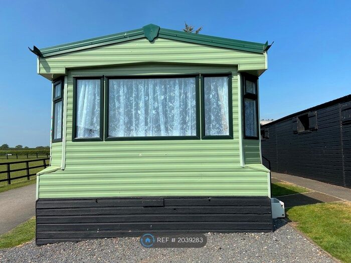 2 Bedroom Park Home To Rent In Hazeleigh Hall Lane, Maldon, CM9