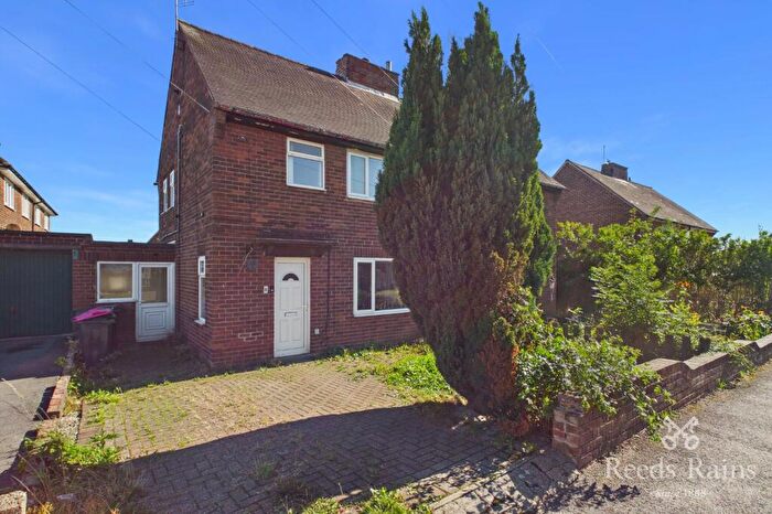3 Bedroom Semi-Detached House For Sale In Rowena Drive, Thurcroft, Rotherham, South Yorkshire, S66