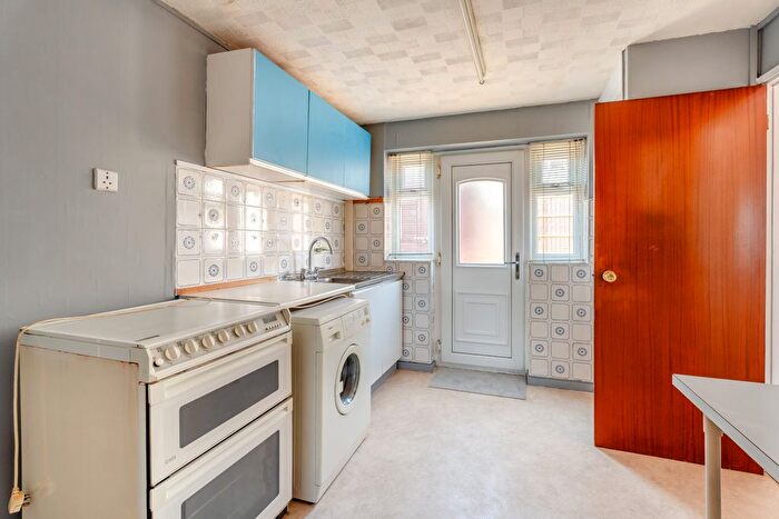3 Bedroom End Of Terrace House For Sale In Thornwell Road, Chepstow, Monmouthshire, NP16