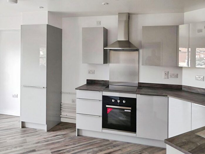 2 Bedroom Flat For Sale In Park Avenue, Bushey, WD23