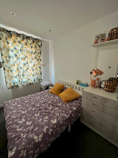 3 Bedroom Semi-Detached House To Rent In Cromwell Road, Hayes, UB3