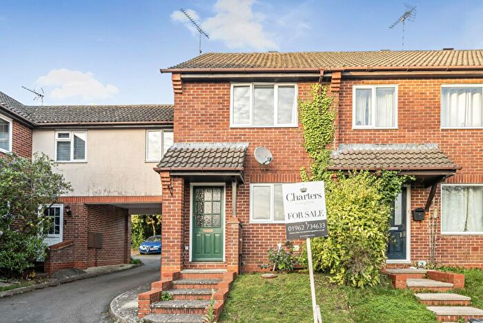 3 Bedroom End Of Terrace House For Sale In Orchard Close, Alresford, Hampshire, SO24