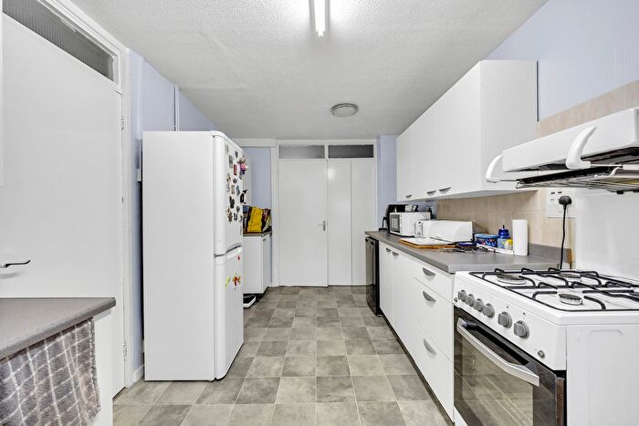 3 Bedroom End Of Terrace House For Sale In Willowherb Walk, Romford, RM3