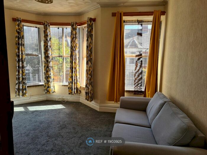 2 Bedroom Flat To Rent In Roath Park, Cardiff, CF23