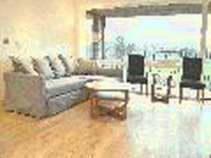 2 Bedroom Flat To Rent In Lakeside Drive, Hanger Lane, London, NW10