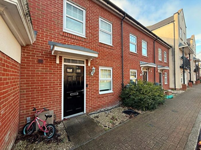 3 Bedroom Terraced House To Rent In Erickson Gardens, Bromley, BR2