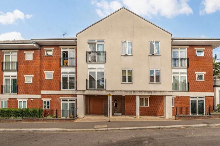 2 Bedroom Flat To Rent In Waldrons Yard, Harrow, HA2