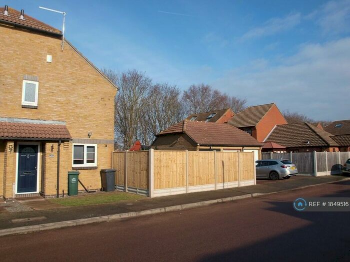 2 Bedroom Semi-Detached House To Rent In Hasted Close, Greenhithe, DA9