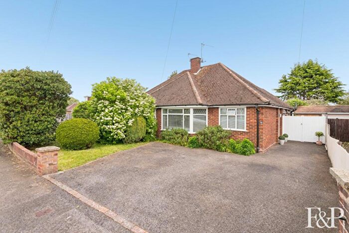 2 Bedroom Detached Bungalow For Sale In Highway Avenue, Maidenhead, SL6