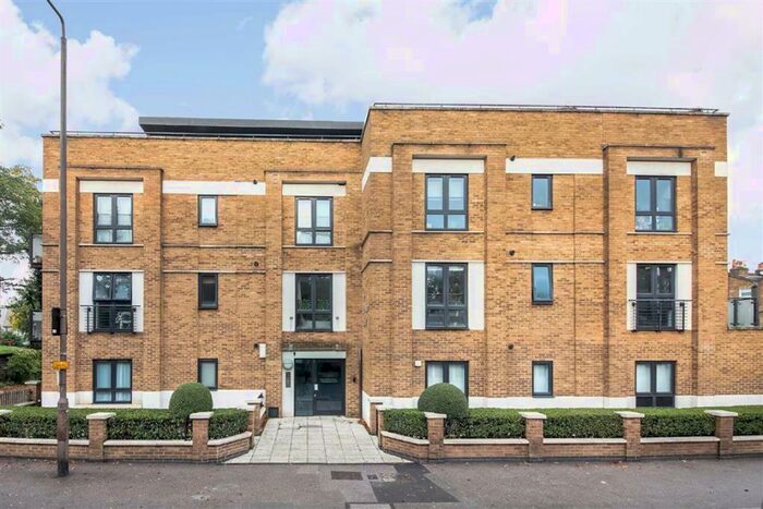 2 Bedroom Flat To Rent In Stratheden Road, Blackheath, SE3