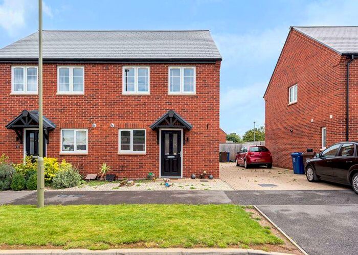 2 Bedroom Semi-Detached House To Rent In Hampden Square, Bicester, OX25