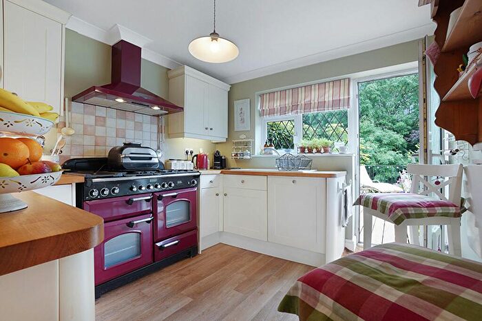 4 Bedroom Detached House For Sale In Hallsfield Road, Walderslade, ME5